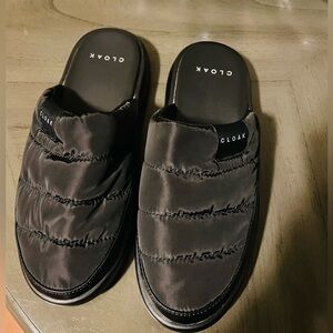 Cloak Slippers (M8,W10)